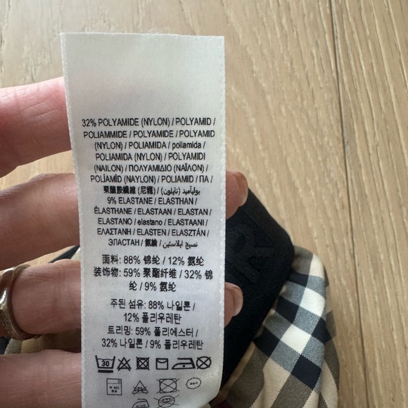 Burberry Classic Checkered Women's Leggings - Picture 7 of 9